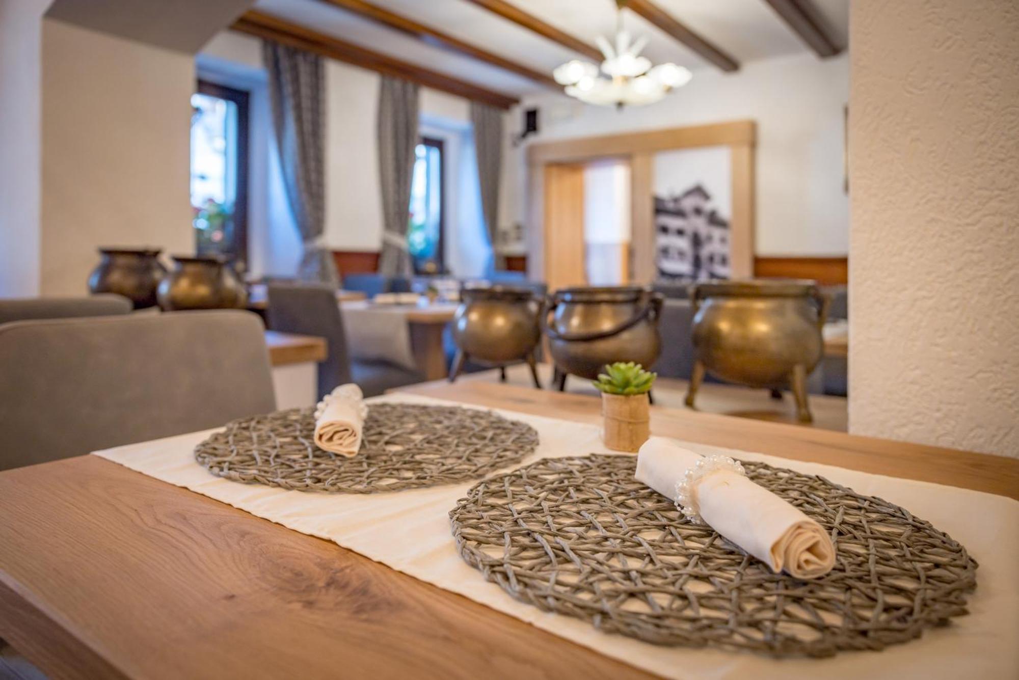Il Cavallino - Albergo & Appartamenti Сапада Екстериор снимка