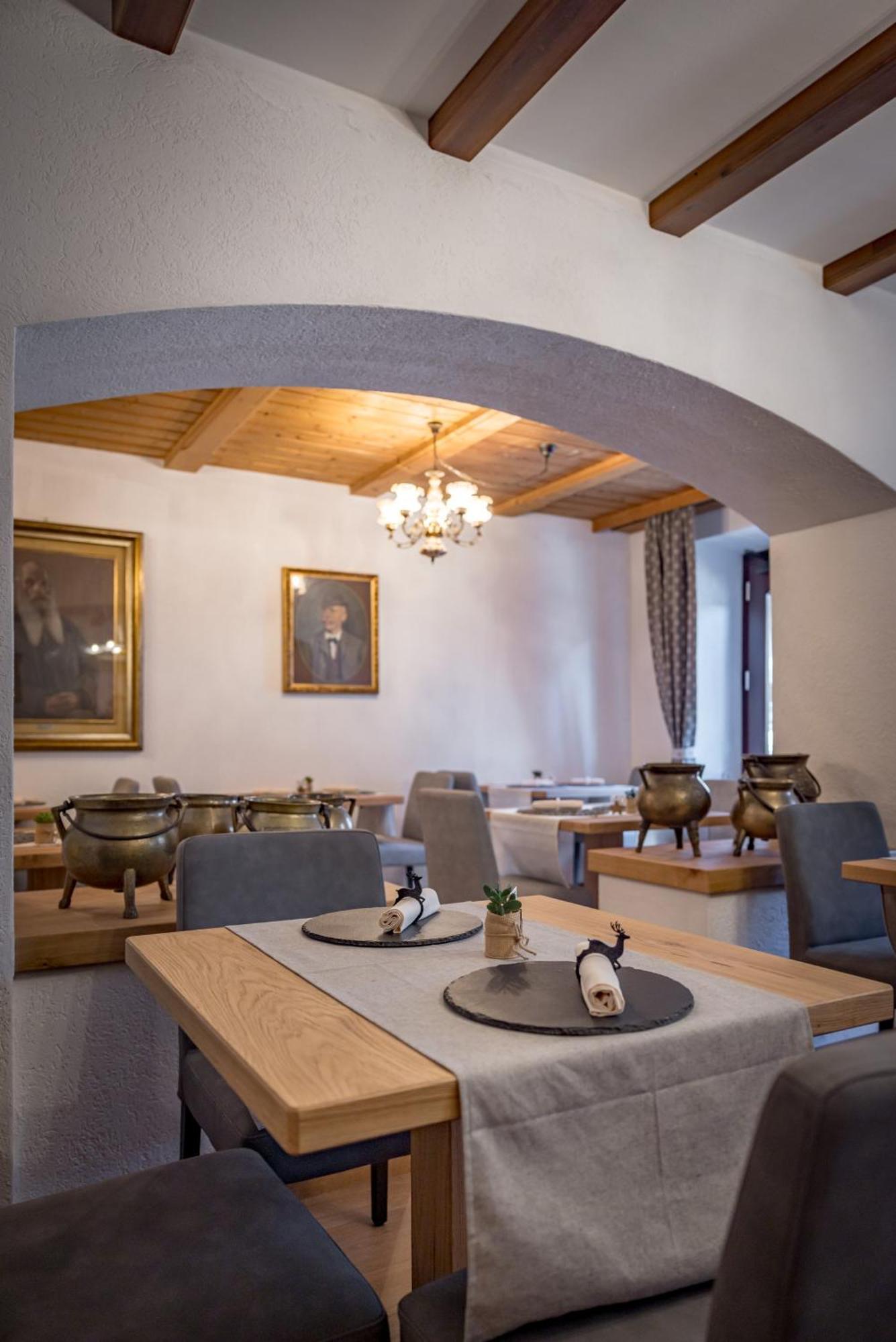 Il Cavallino - Albergo & Appartamenti Сапада Екстериор снимка