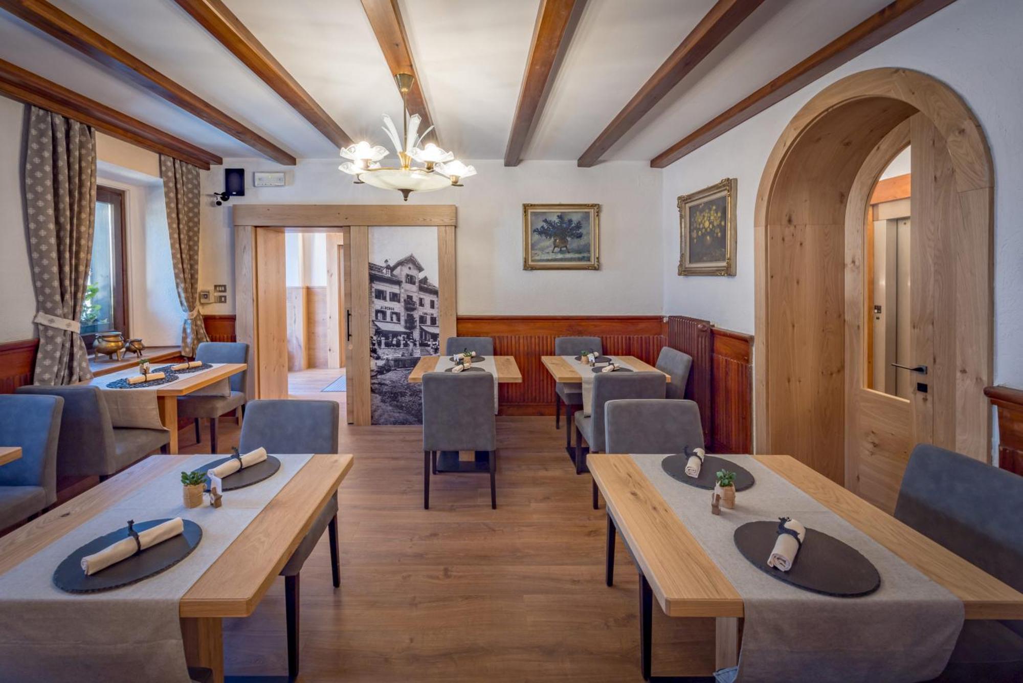 Il Cavallino - Albergo & Appartamenti Сапада Екстериор снимка