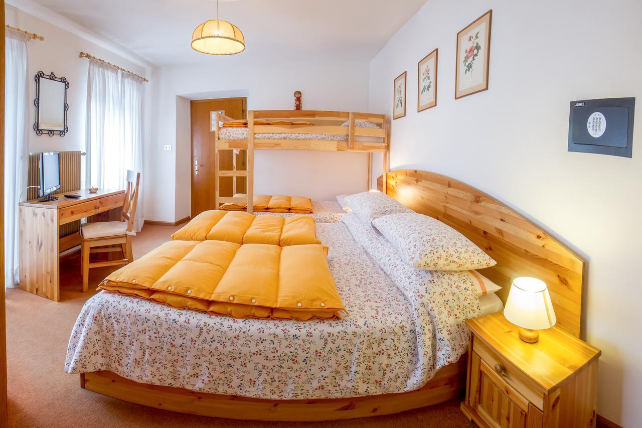 Il Cavallino - Albergo & Appartamenti Сапада Екстериор снимка